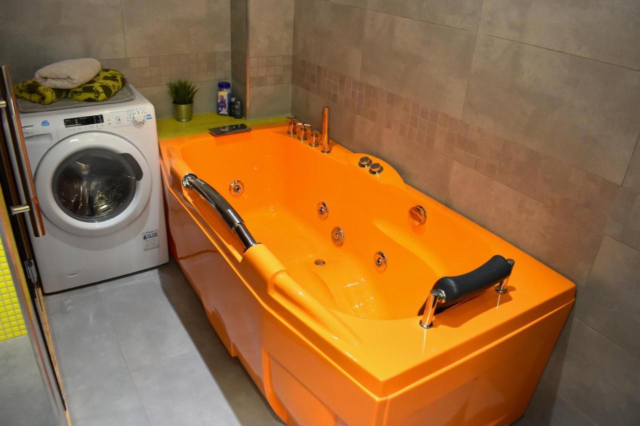 New Central Rooftop With Private Wellness, Sauna & Whirlpool Bath Praga Exterior foto