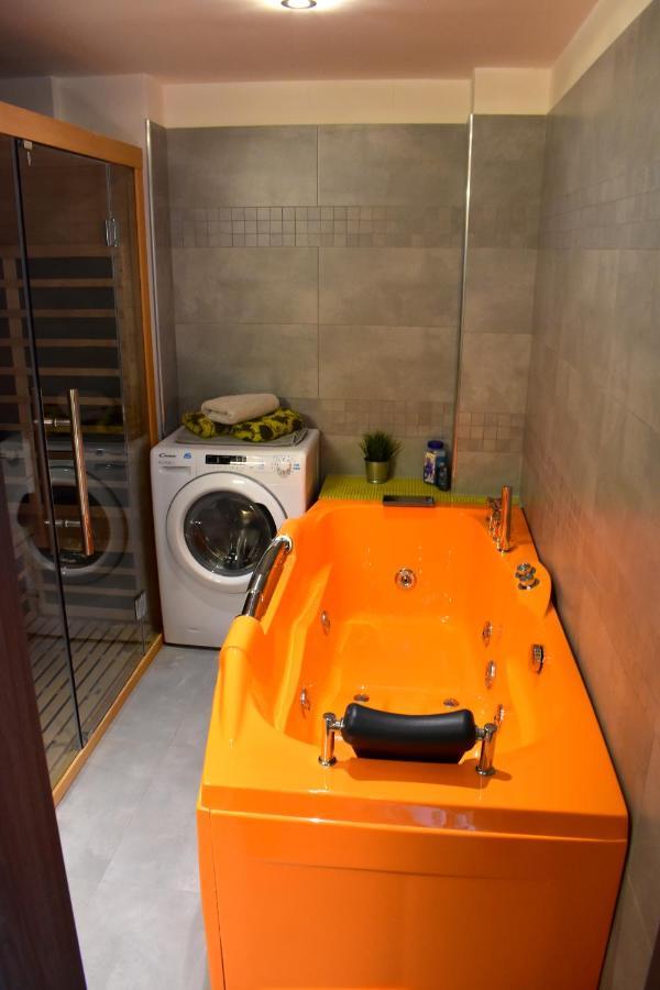 New Central Rooftop With Private Wellness, Sauna & Whirlpool Bath Praga Exterior foto