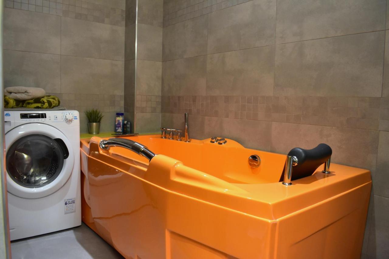 New Central Rooftop With Private Wellness, Sauna & Whirlpool Bath Praga Exterior foto
